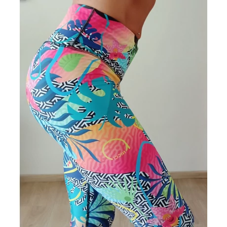 Nicci Plant capri leggings
